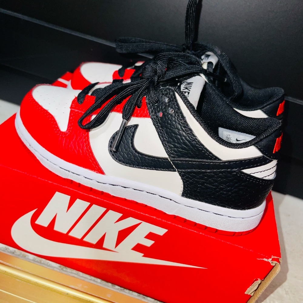 Nike dunk low Chicago